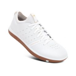 Buty STAMP STREET LACE - podeszwa biała/złota/brązowa. Białe kapcie damskie CRANKBROTHERS. Za 549.90 zł.