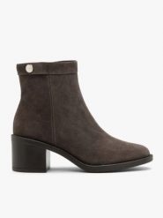 Brązowe botki welurowe na obcasie. Brązowe botki damskie Brawo sp. z o.o., ze skóry, eleganckie, za kostkę, bez obcasa, na obcasie, bez zapięcia. Za 449.99 zł.