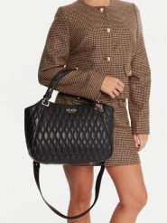 Guess Torebka Valla HWQG81 22220 Czarny. Czarne torebki klasyczne damskie Guess, z aplikacjami, ze skóry, bez dodatków. Za 439.99 zł.