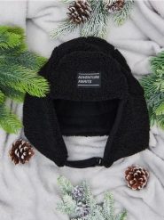 Czapka uszatka - czarny. Czarne czapki męskie Sinsay, bez wzorów, z polaru. Za 29.99 zł.