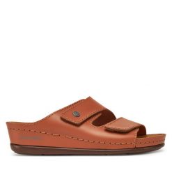 Klapki Dr. Brinkmann. Brązowe klapki damskie Dr. Brinkmann, bez wzorów, bez obcasa. Za 209.99 zł.