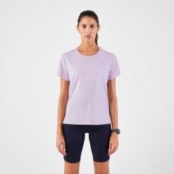 Koszulka do biegania damska Kiprun Run 500 Dry. Fioletowe t-shirty damskie KIPRUN, m, bez wzorów, z elastanu, bez kołnierzyka. Za 59.99 zł.