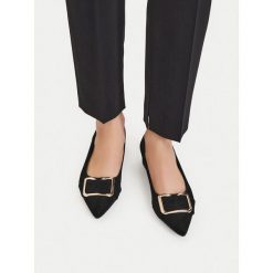 Czółenka Lasocki. Czarne czółenka damskie Lasocki, bez wzorów, bez obcasa. Za 269.99 zł.