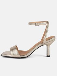 Loft37 Skórzane sandały "Goldeneye" w kolorze złotym rozmiar: 36. Żółte sandały damskie loft37, bez wzorów, bez obcasa, na koturnie. Za 295.99 zł.