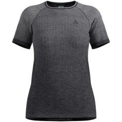 Koszulka tech. damska Odlo T-shirt crew neck s/s ESSENTIAL SEAMLESS. Szare bluzki damskie Odlo, l, bez wzorów, sportowe, bez kołnierzyka, bez ramiączek. W wyprzedaży za 131.99 zł.