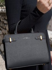 ATELIERS SAINT GERMAIN Skórzana torebka w kolorze czarnym - 25,5 x 19,5 x 10,5 cm rozmiar: onesize. Czarne torebki klasyczne damskie ATELIERS SAINT GERMAIN, bez wzorów, z materiału, bez dodatków. Za 565.99 zł.