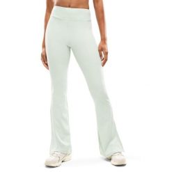 Damskie legginsy sportowe z rozszerzaną nogawką Fitness Siroko Icardi Green. Zielone legginsy damskie SIROKO, l, bez wzorów, z tkaniny, z podwyższonym stanem, na fitness i siłownię. W wyprzedaży za 126.00 zł.