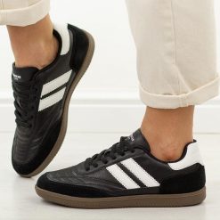 Czarne półbuty damskie American Club RD34. Czarne półbuty damskie American CLUB, bez wzorów, z jeansu, klasyczne, z okrągłym noskiem, bez obcasa, na płaskiej podeszwie. Za 179.00 zł.