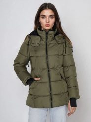 Steve Madden Kurtka zimowa w kolorze ciemnozielonym rozmiar: M. Zielone kurtki damskie Steve Madden, na zimę, m, bez wzorów, z puchu, bez kaptura. Za 222.41 zł.