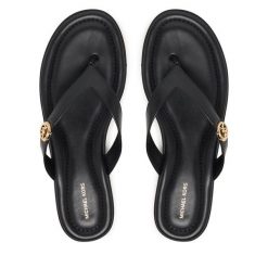 Japonki MICHAEL Michael Kors. Czarne klapki damskie MICHAEL Michael Kors, bez wzorów, bez obcasa. Za 479.99 zł.
