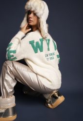 Jasnobeżowy Sweter z Wełną i Geometrycznym Zdobieniem na Rękawach Zivita. Brązowe swetry klasyczne damskie Renee, uniwersalny, z jeansu, bez kołnierzyka. Za 159.99 zł.