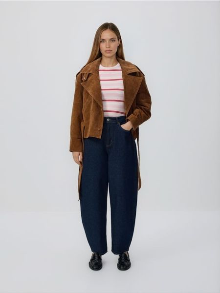 T-shirt w paski - wielobarwny. T-shirty damskie Reserved, l, bez wzorów, z bawełny, bez kołnierzyka. Za 69.99 zł.