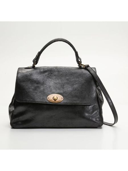 Abaco Skórzana torebka "Tina" w kolorze czarnym - 25 x 38 x 14 cm rozmiar: onesize. Czarne torebki klasyczne damskie Abaco, bez wzorów, z materiału, bez dodatków. Za 359.32 zł.