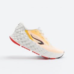 Buty do biegania męskie Kiprun KS900.2. Białe obuwie do biegania damskie KIPRUN. W wyprzedaży za 399.99 zł.