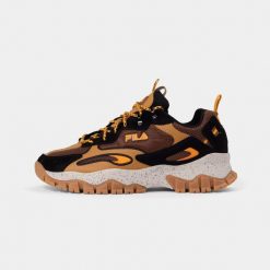 Buty męskie trekkingowe Fila RAY TRACER TR2. Brązowe buty trekkingowe męskie Fila, bez zapięcia, trekkingowe. W wyprzedaży za 289.00 zł.