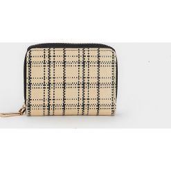 Parfois - Portfel. Portfele damskie Parfois, bez wzorów, z materiału. W wyprzedaży za 34.90 zł.