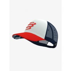 Czapka z daszkiem Compressport Trucker Cap - sugar/blues. Czerwone czapki męskie Compressport, bez wzorów, sportowe. Za 119.99 zł.