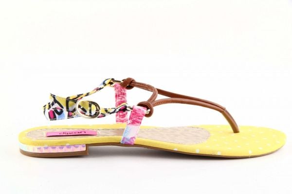 Sandały Dijean 355 754 Np. Hazelnut Poa, Żółty, Skóra ekologiczna - 37. Żółte sandały damskie Dijean, bez wzorów, z materiału, bez obcasa, na płaskiej podeszwie. W wyprzedaży za 17.10 zł.