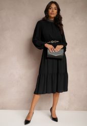 Czarna Sukienka z Aplikacjami na Stójce i z Gumką w Talii Lilora. Czarne sukienki damskie Renee, na co dzień, l, z aplikacjami, eleganckie, bez kołnierzyka, bez ramiączek, midi, proste. W wyprzedaży za 95.99 zł.