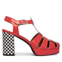 Sandały Fly London. Czerwone sandały damskie Fly London, bez wzorów, bez obcasa, na słupku. Za 800.99 zł.