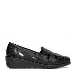 Półbuty Rieker. Czarne półbuty damskie Rieker, bez wzorów, bez obcasa, na koturnie. Za 349.99 zł.