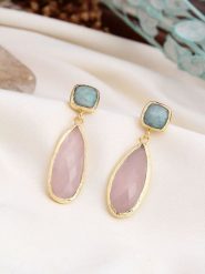 L'Atelier de Gaia Pozłacane kolczyki-wkrętki z kwarcem różowym i amazonitami rozmiar: onesize. Niebieskie kolczyki damskie L'Atelier de Gaia, z kwarcem, pozłacane. Za 86.99 zł.