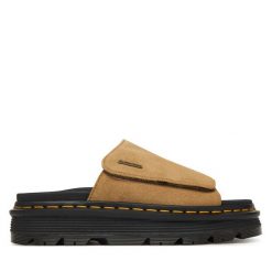 Klapki Dr. Martens. Brązowe klapki damskie Dr. Martens, bez wzorów, bez obcasa. Za 543.99 zł.