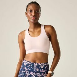 Biustonosz dla kobiet Dare 2B Dont Sweat It II. Czerwone biustonosze sportowe damskie Dare 2b, bez wzorów. Za 139.50 zł.