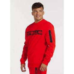 Bluza męska Pitbull z kapturem Stafford. Czerwone bluzy sportowe męskie PITBULL, bez wzorów, sportowe, bez kołnierzyka, bez ramiączek. W wyprzedaży za 209.00 zł.