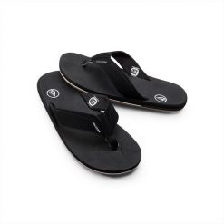 Japonki plażowe męskie Volcom Victor. Czarne klapki i japonki męskie Volcom. W wyprzedaży za 140.50 zł.