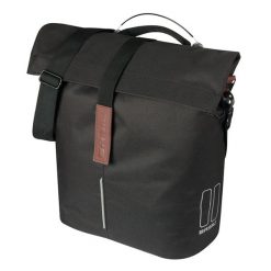 Tylna torba rowerowa Basil Mik. Czarne torebki klasyczne damskie BASIL, bez wzorów, z materiału, duże, bez dodatków. Za 299.49 zł.