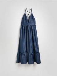 Sukienka midi na ramiączkach - granatowy. Niebieskie sukienki damskie Reserved, l, bez wzorów, z denimu, bez kołnierzyka, bez ramiączek, midi, rozkloszowane. Za 179.99 zł.