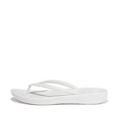 Klapki damskie FitFlop Iqushion. Białe klapki damskie FIT FLOP, bez wzorów, bez obcasa. Za 190.00 zł.
