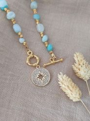 Nakkash Pozłacany naszyjnik z kamieniami szlachetnymi - dł. 45 cm rozmiar: onesize. Niebieskie naszyjniki damskie Nakkash, pozłacane. Za 43.99 zł.