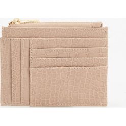 Portfel etui na karty - Kremowy. Białe portfele damskie Reserved, bez wzorów. W wyprzedaży za 9.99 zł.