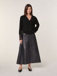 Rodier Wełniany sweter w kolorze czarnym rozmiar: S. Czarne swetry klasyczne damskie Rodier, s, z koronki, bez kołnierzyka. Za 304.99 zł.