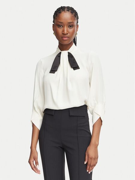 Elisabetta Franchi Bluzka CA-178-66E2-V320 Kremowy Regular Fit. Białe bluzki damskie Elisabetta Franchi, bez wzorów, bez kołnierzyka, bez ramiączek. Za 1,369.00 zł.