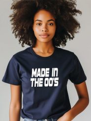 WOOOP Koszulka "Made in 00´s" w kolorze granatowym rozmiar: S. Niebieskie bluzki damskie Wooop, s, bez wzorów, z bawełny, bez kołnierzyka, bez ramiączek. Za 35.10 zł.
