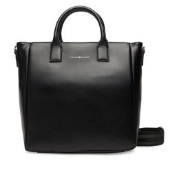 Torebka Tommy Hilfiger. Czarne torebki klasyczne damskie Tommy Hilfiger, bez wzorów, bez dodatków. Za 449.99 zł.
