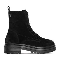 Trzewiki U.S. Polo Assn. Czarne botki damskie U.S. Polo Assn., bez obcasa, na płaskiej podeszwie, bez zapięcia. Za 319.99 zł.