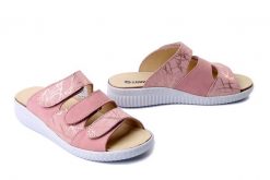 DR. BRINKMANN 700729-42 rosa, klapki damskie. Czerwone klapki damskie Dr. Brinkmann, bez wzorów, ze skóry, bez obcasa. Za 244.93 zł.