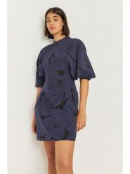 SKFK Sukienka "Hebe" w kolorze granatowym rozmiar: 38. Niebieskie sukienki damskie SKFK, bez wzorów, z bawełny, bez kołnierzyka, bez ramiączek, mini. Za 347.99 zł.