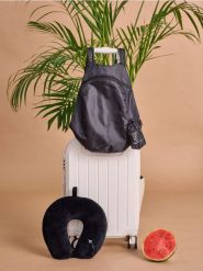 Lekki składany plecak - czarny. Czarne plecaki damskie Sinsay, bez wzorów. Za 15.99 zł.