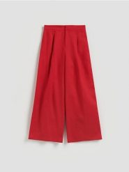 Szerokie spodnie z lnem - czerwony. Czerwone spodnie materiałowe damskie Reserved, bez wzorów, z wiskozy. Za 139.99 zł.