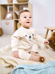 Bluza z elementami 3D - kremowy. Białe bluzy i bluzki niemowlęce Sinsay, bez wzorów, bez ramiączek, bez kaptura. Za 15.99 zł.