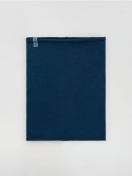 Bawełniany komin z naszywką - niebieski. Niebieskie szaliki dziecięce Reserved, z bawełny, bez ramiączek. Za 29.99 zł.