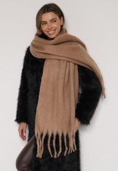 Brązowy Szalik z Frędzlami Owedarria. Brązowe szaliki i kominy damskie Born2be, bez wzorów, z dresówki. Za 39.99 zł.