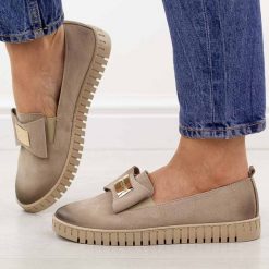 Cappucciono skórzane Polskie półbuty damskie Deoni D057. Żółte półbuty damskie Deoni, z aplikacjami, ze skóry, casualowe, z okrągłym noskiem, bez obcasa, na płaskiej podeszwie. Za 429.00 zł.