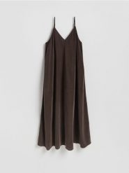 Sukienka z modalem - brązowy. Brązowe sukienki damskie Reserved, l, bez wzorów, z tkaniny, bez kołnierzyka, bez ramiączek, rozkloszowane. Za 139.99 zł.