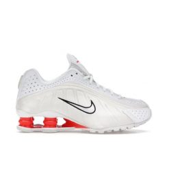 Buty Nike Shox R4 Białe Phantom Picante Czerwone. Białe buty sportowe na co dzień damskie Nike, bez wzorów, z materiału, trekkingowe. Za 559.00 zł.